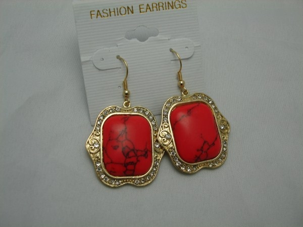 Gold Tone Earring